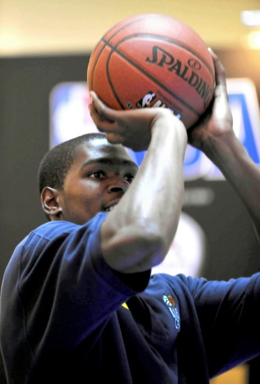 罗马诺：J罗将离开莱昂，2026年他将再度成为自由球员（罗马诺：J罗将告别莱昂，2026年重回自由身）