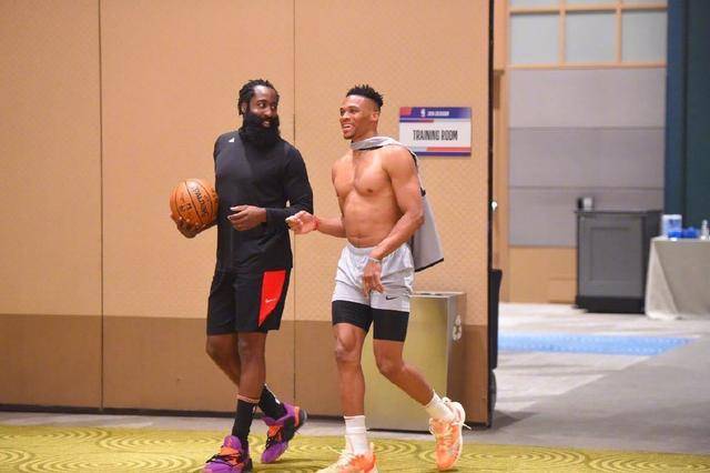 德天空：拜仁不打算冬窗外租威兹德姆，孔帕尼将给他出场时间（德天空：拜仁冬窗不考虑外租威兹德姆，孔帕尼将给予出场机会）