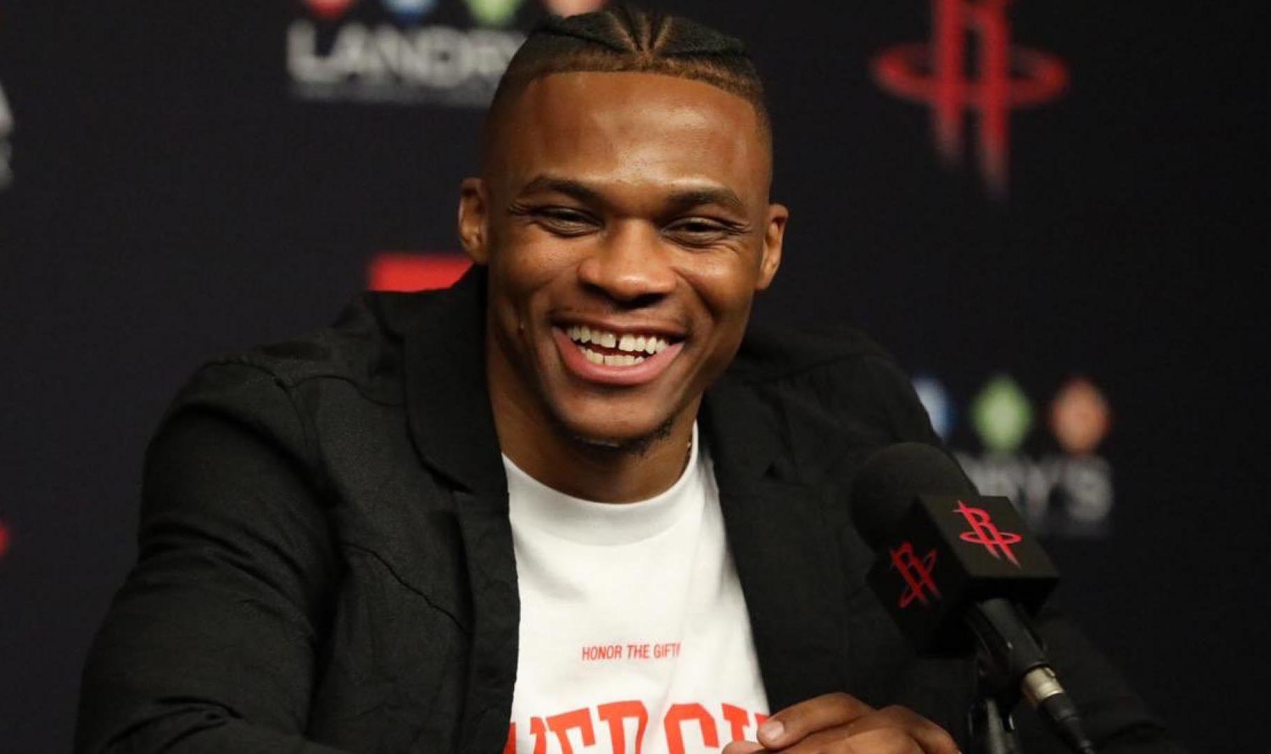 帽子戏法，莱万当选塞尔塔vs巴萨全场最佳（莱万戴帽，荣膺塞尔塔战巴萨全场最佳）