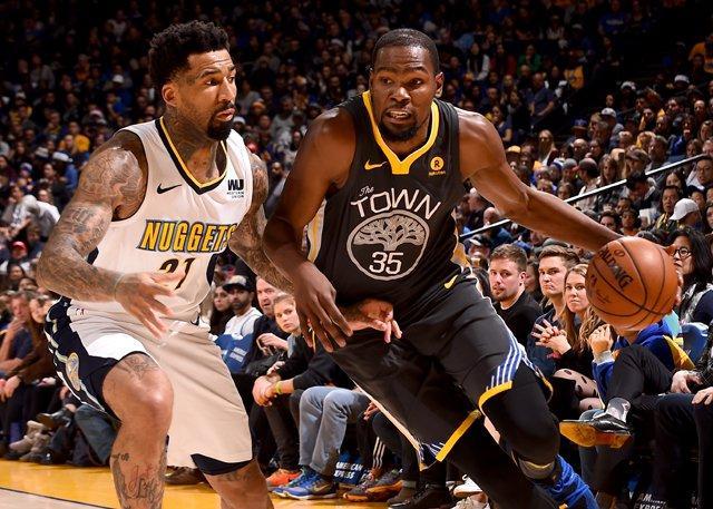 北京时间11月27日04：00，欧冠将会迎来一场...（欧冠重磅对决将于北京时间11月27日04：00打响）