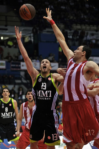 尤文客场3-2博德闪耀，乔纳森-戴维绝杀，奥蓬达、麦肯尼建功（尤文客场3-2险胜博德：乔纳森-戴维压哨绝杀，奥蓬达、麦肯尼建功）